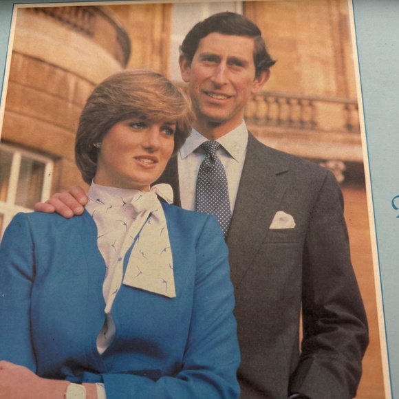 British Royal Family Memorabilia including Diana & Charles Wedding Tray - Picture 2 of 8